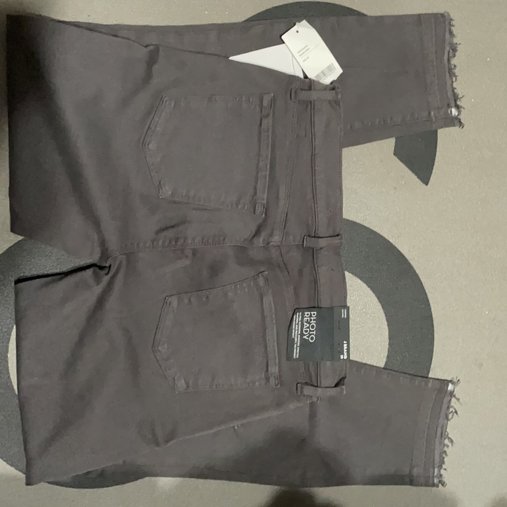 NWT J Brand cropped jeans in demented grey. - Picture 4 of 7